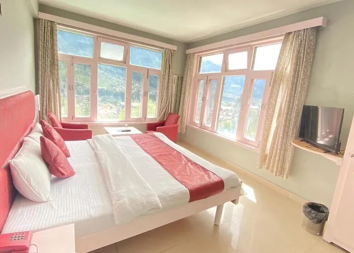 Hotel Meadows Manali